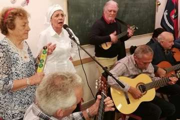 Alegría en El Roque Azucarero en la bienvenida a la Navidad (Foto TA)